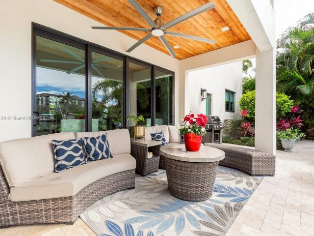 Home for rent at 2809 NE 14th Ave 2809 - photo 5833985