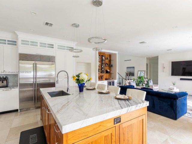 Home for rent at 2809 NE 14th Ave 2809 - photo 5833993