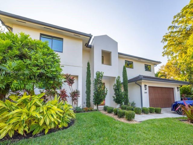 Home for rent at 2809 NE 14th Ave 2809 - photo 5834000