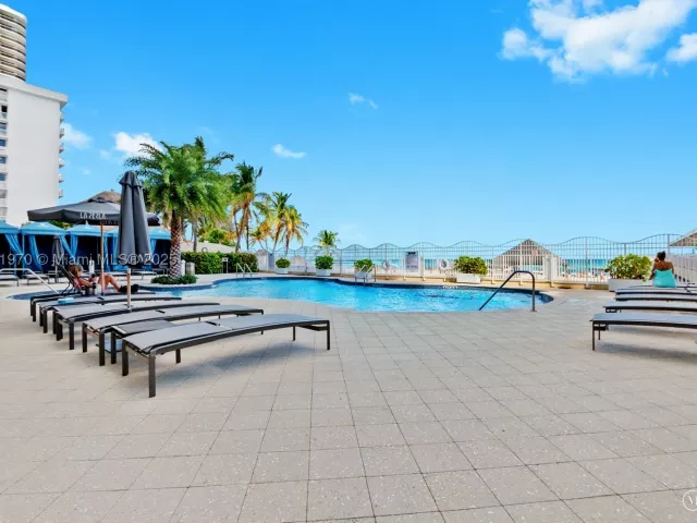 2-bedroom condo for sale in Sunny Isles Beach - 16699 Collins Ave 1607 - MondialRealty
