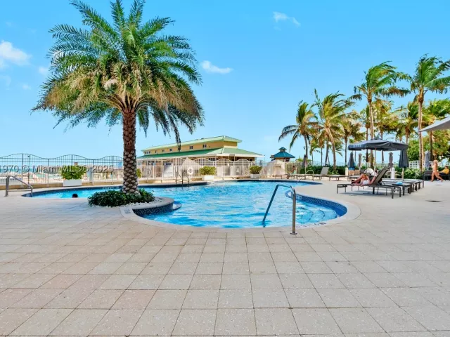 2-bedroom condo for sale in Sunny Isles Beach - 16699 Collins Ave 1607 - MondialRealty