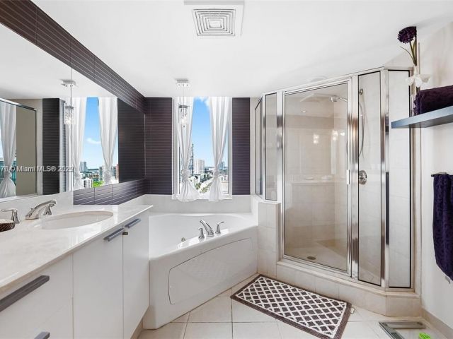 Apartment for sale  Unit #1607 - photo 5850448