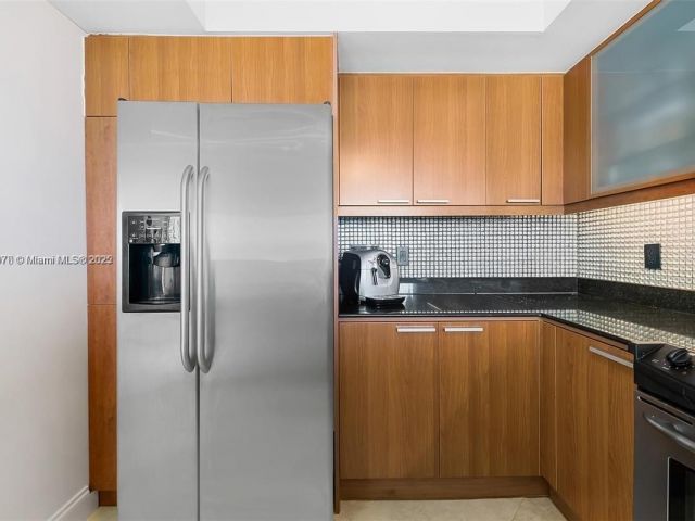 Apartment for sale  Unit #1607 - photo 5850451