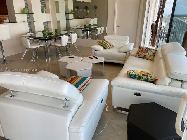 Apartment for sale  Unit #1607 - photo 5850457