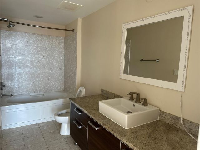 Apartment for sale  Unit #2804 - photo 5839846