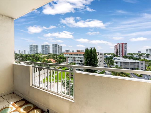 Apartment for sale  Unit #517 - photo 5853516