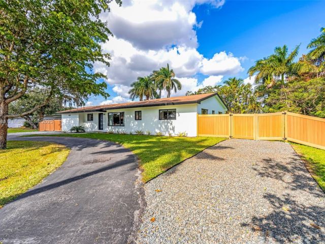 Home for rent at 535 N Biscayne River Dr 1 - photo 5845634