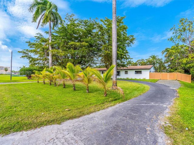 Home for rent at 535 N Biscayne River Dr 1 - photo 5845635