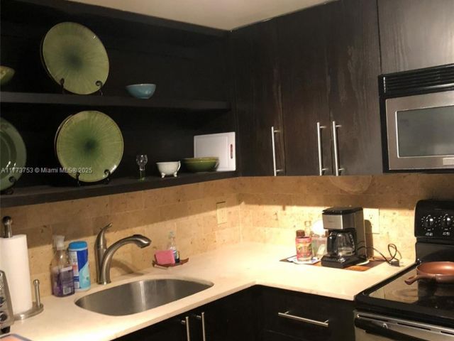 Apartment for sale  Unit # - photo 5848850