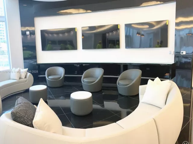 2-bedroom condo for sale in Miami - 851 NE 1st Ave 3905 - MondialRealty