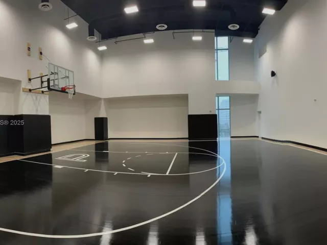 2-bedroom condo for sale in Miami - 851 NE 1st Ave 3905 - MondialRealty