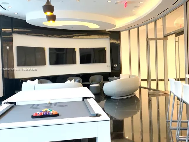 2-bedroom condo for sale in Miami - 851 NE 1st Ave 3905 - MondialRealty