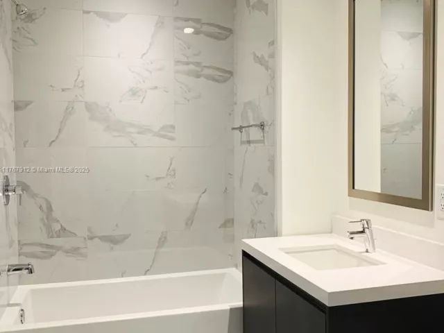 2-bedroom condo for sale in Miami - 851 NE 1st Ave 3905 - MondialRealty