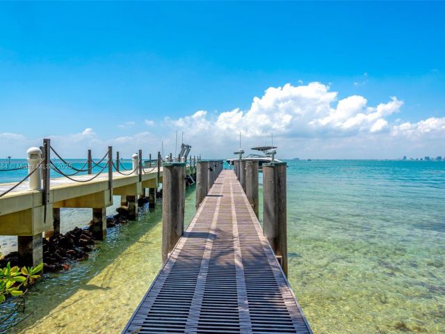 Home for rent at 9 Harbor Pt - photo 5848861