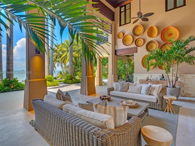 Home for rent at 9 Harbor Pt - photo 5848873