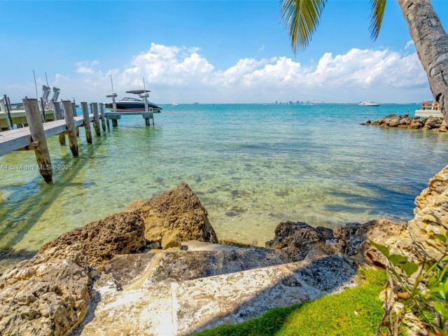 Home for rent at 9 Harbor Pt - photo 5848876