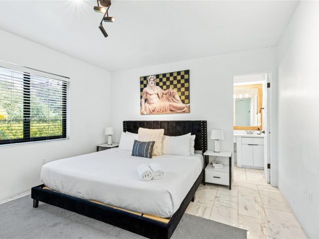 Home for sale at 1061 NW North River Dr - photo 5851595