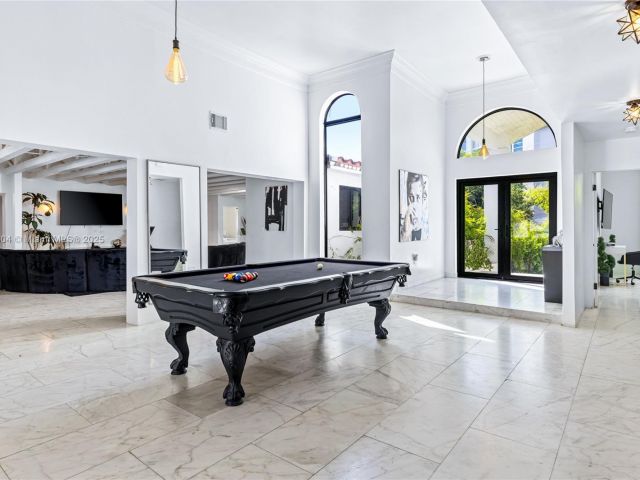 Home for sale at 1061 NW North River Dr - photo 5851610