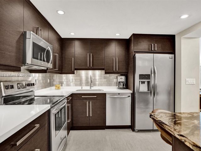 Apartment for sale  Unit #1107 - photo 5850084