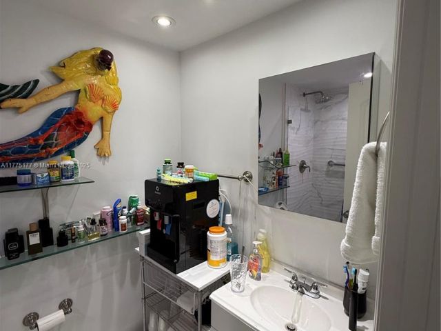 Apartment for sale  Unit #1016 - photo 5904793