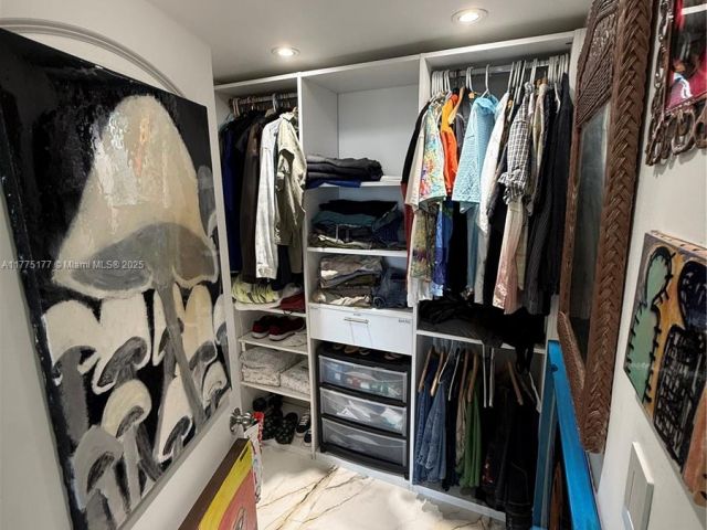 Apartment for sale  Unit #1016 - photo 5904795