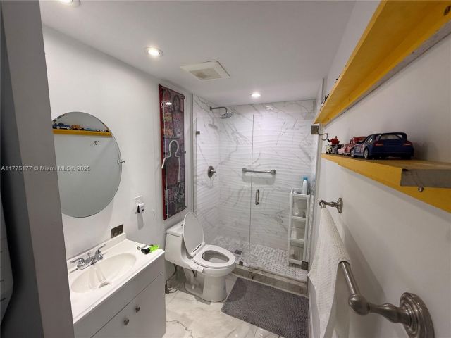 Apartment for sale  Unit #1016 - photo 5904796