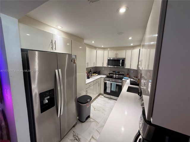 Apartment for sale  Unit #1016 - photo 5904802