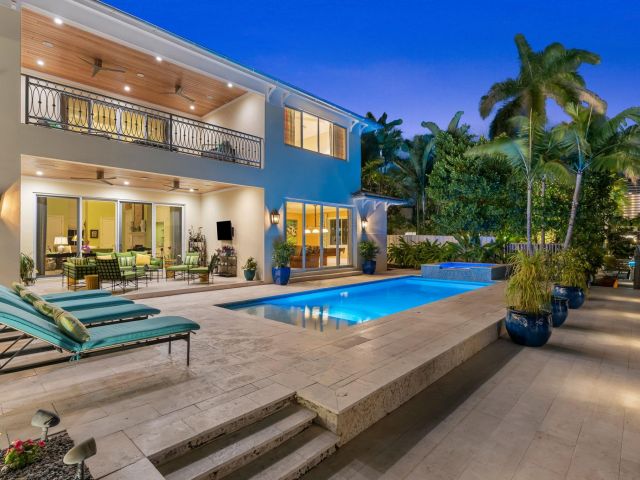 Home for sale at 2870 NE 24th Pl - photo 5892986