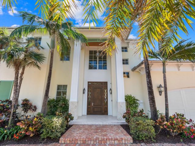 Home for sale at 2870 NE 24th Pl - photo 5892988