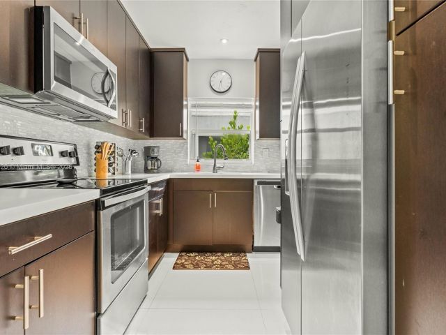 Home for rent at 775 NW 44th St - photo 6047164