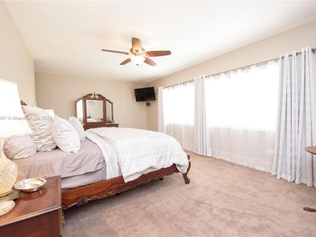 Home for sale at 434 NW 20th St - photo 6003593