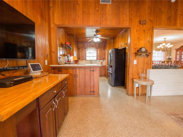 Home for sale at 434 NW 20th St - photo 6003606