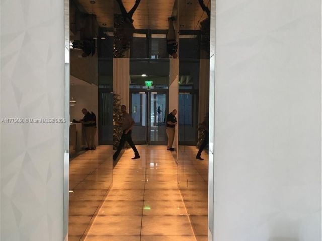 Apartment for sale  Unit #4003 - photo 5916936