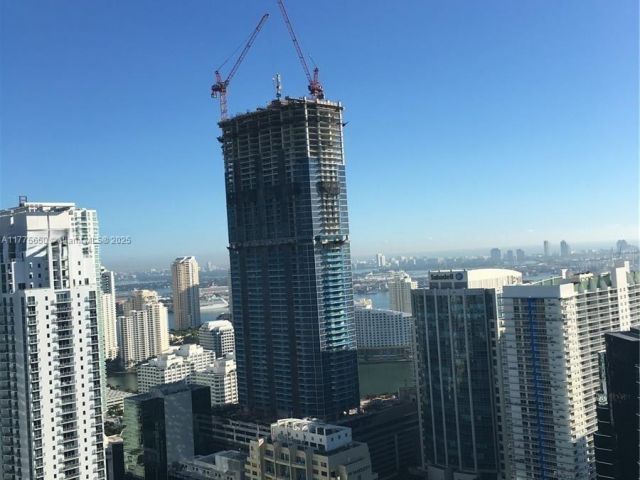 Apartment for sale  Unit #4003 - photo 5916943