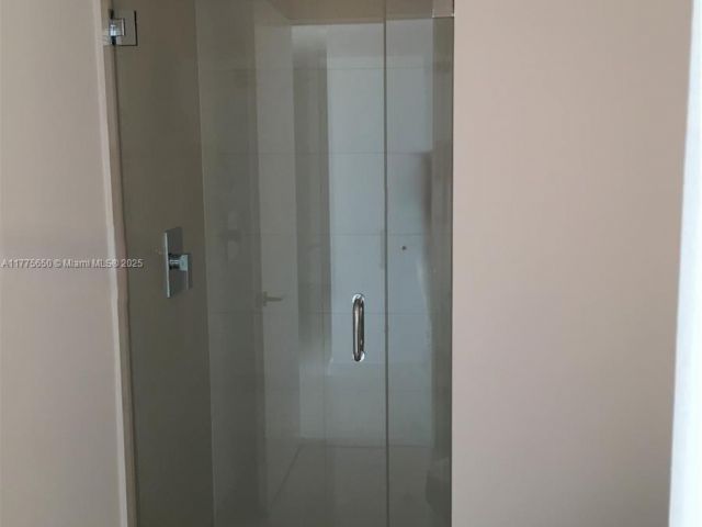 Apartment for sale  Unit #4003 - photo 5916948