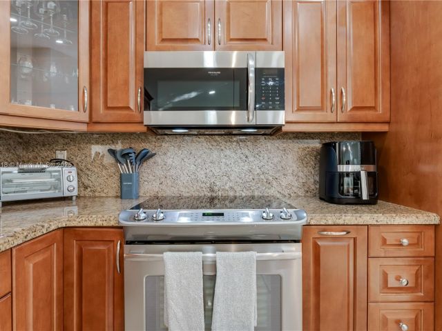 Home for rent at 14517 SW 98th Ter - photo 5930446