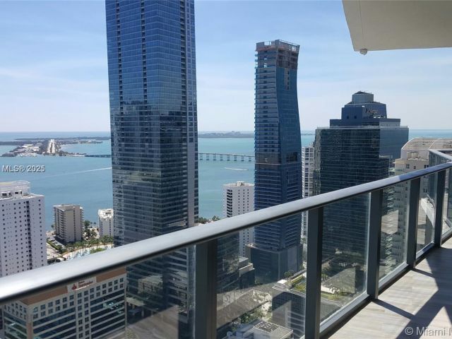 Apartment for sale  Unit #4002 - photo 5916965