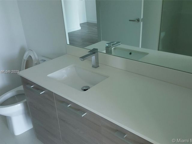 Apartment for sale  Unit #4002 - photo 5916968