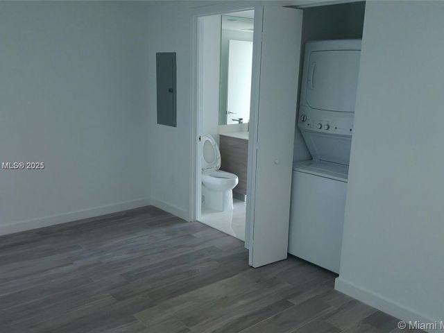 Apartment for sale  Unit #4002 - photo 5916969