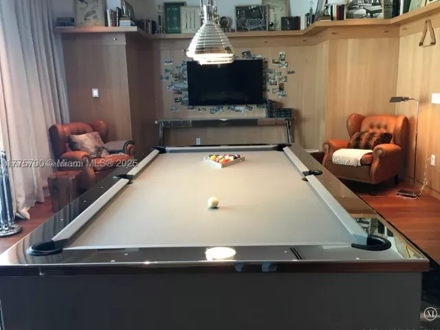 2-bedroom condo for sale in Miami - 1300 S Miami Ave 4002 - MondialRealty