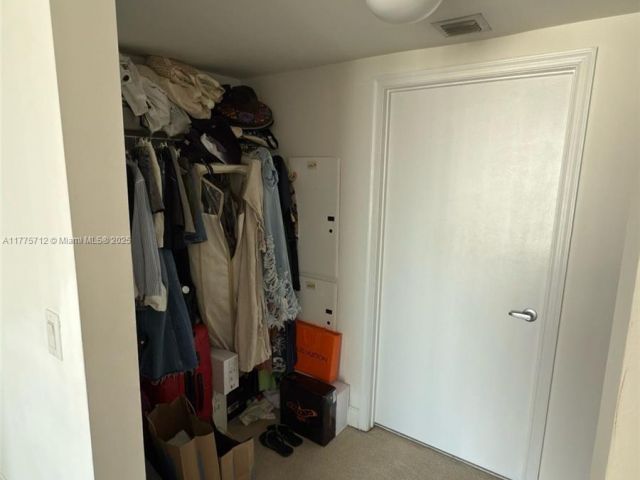 Apartment for sale  Unit #1612 - photo 5927078