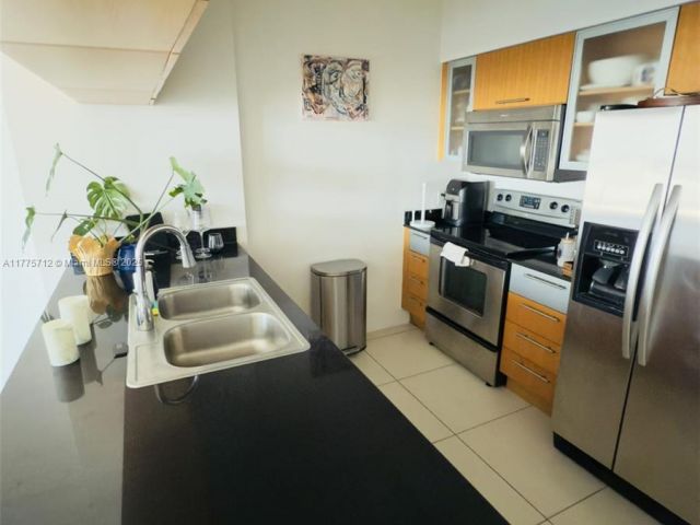 Apartment for sale  Unit #1612 - photo 5927085