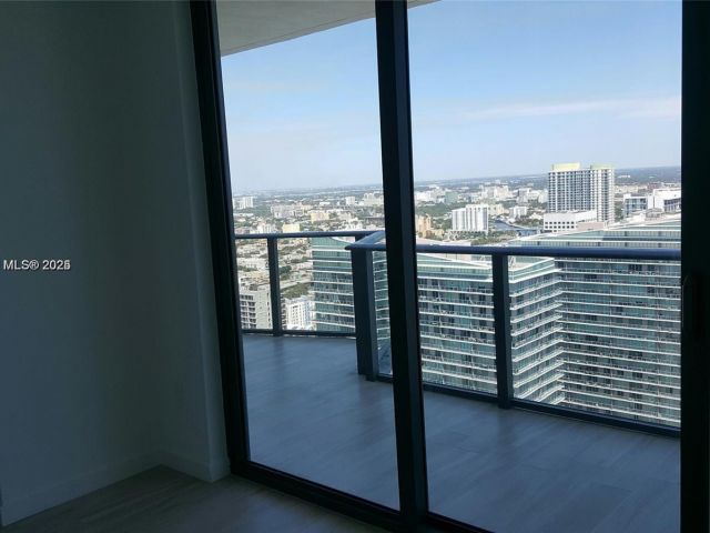 Apartment for sale  Unit #4411 - photo 5916985