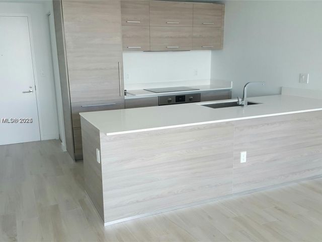 Apartment for sale  Unit #4411 - photo 5916992