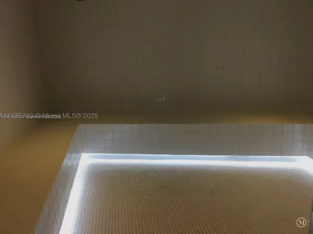 2-bedroom condo for sale in Miami - 1300 S Miami Ave 4411 - MondialRealty