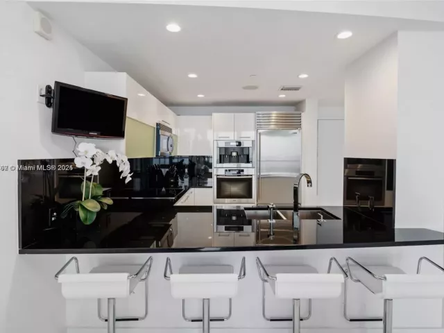 Apartment for sale  Unit #1703 - photo 6030179