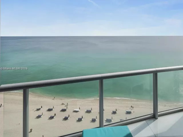 Apartment for sale  Unit #1703 - photo 6030168