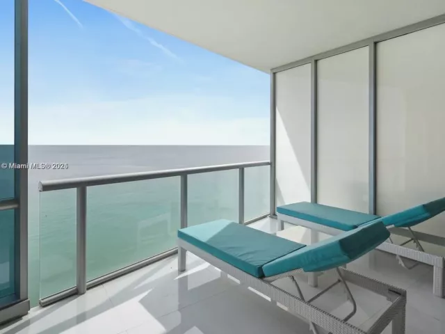 Apartment for sale  Unit #1703 - photo 6030186