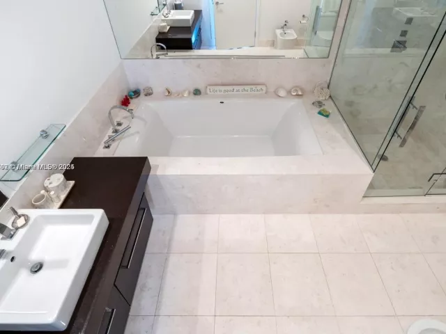 Apartment for sale  Unit #1703 - photo 6030172