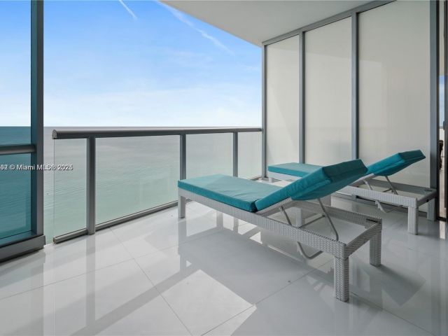 Apartment for sale  Unit #1703 - photo 6030169